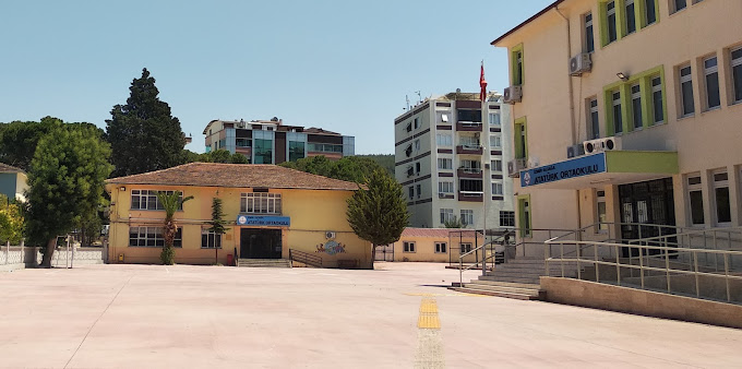 Aliağa Atatürk Ortaokulu